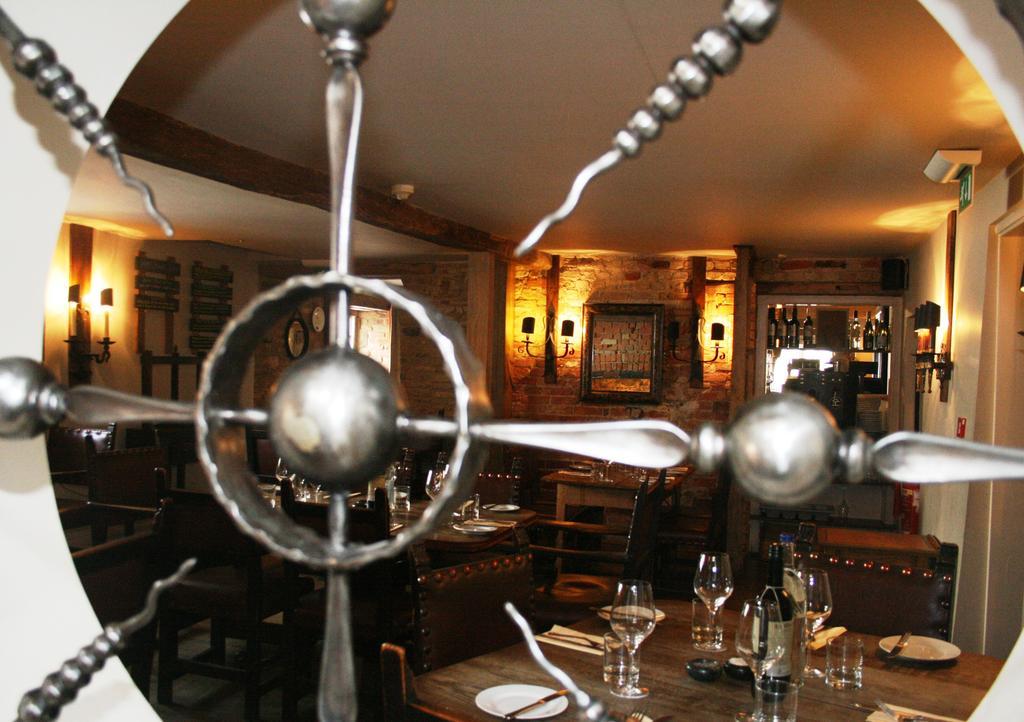 Queens Head Inn Nassington ภายนอก รูปภาพ