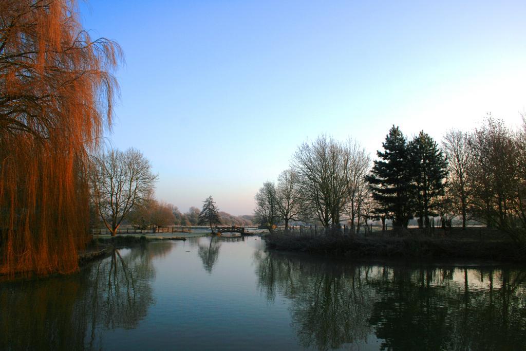 Queens Head Inn Nassington ภายนอก รูปภาพ