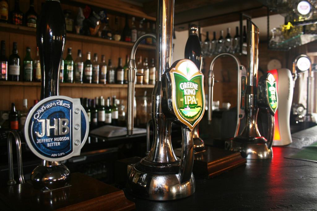 Queens Head Inn Nassington ภายนอก รูปภาพ