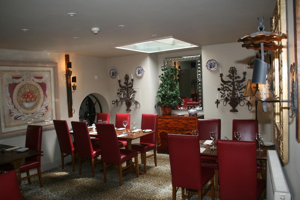 Queens Head Inn Nassington ภายนอก รูปภาพ